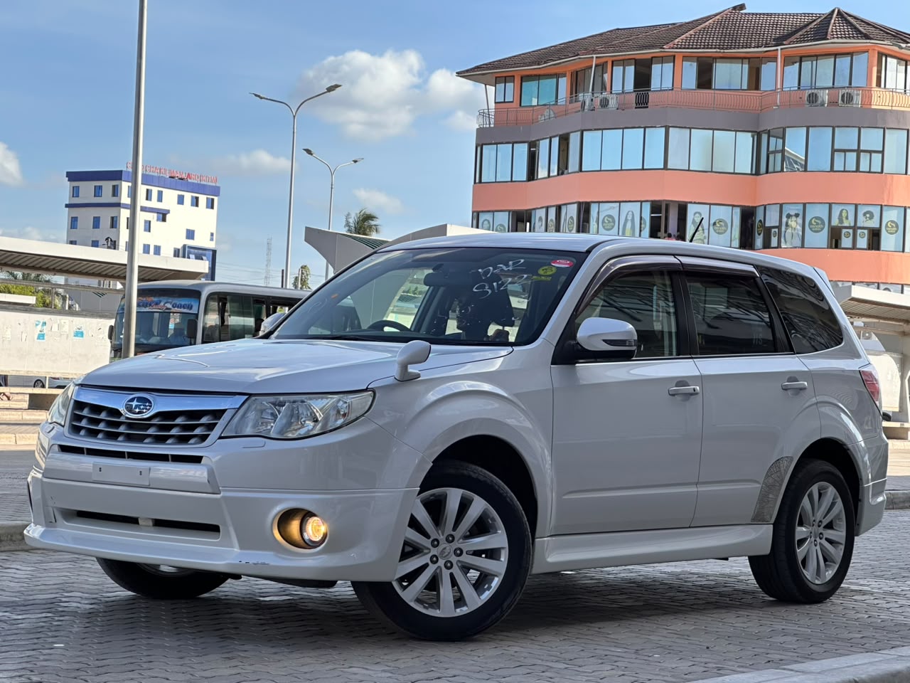 SUBARU FORESTER thumbnail 3